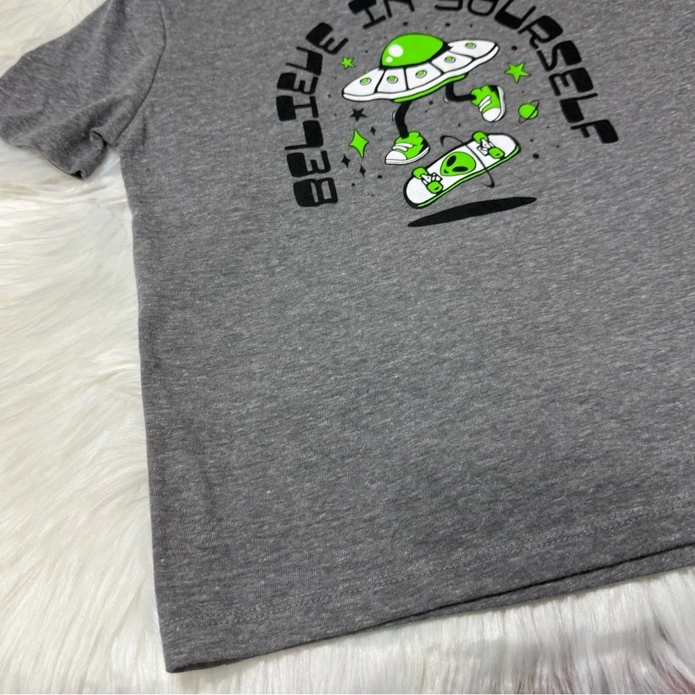 Old Navy Youth Boy Size Small (6-7) Charcoal Gray Shirt With Spaceship Image